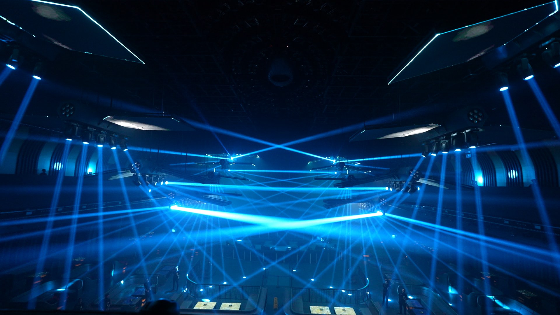 light show at NOYA night club